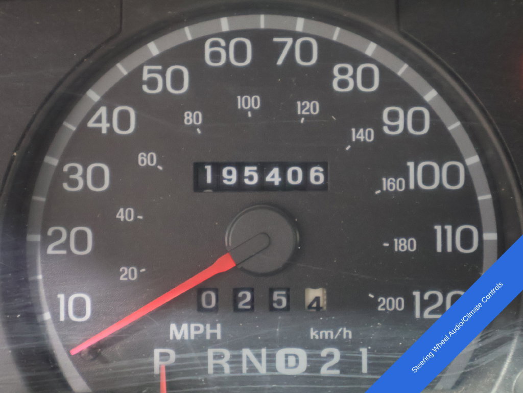 Used 2004 Ford Crown Victoria LX RWD image 4
