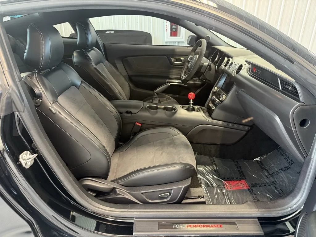 Used 2019 Ford Mustang Shelby GT350 w/ Technology Package RWD image 17