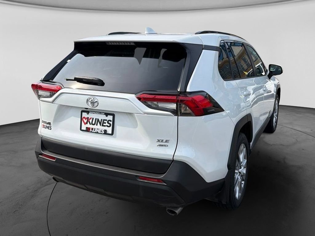 Used 2023 Toyota RAV4 XLE Premium AWD/4WD image 9