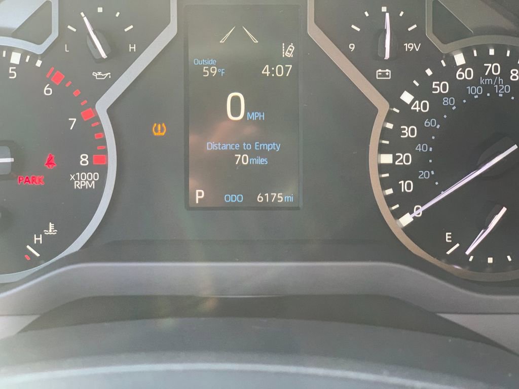 Used 2022 Toyota Tundra SR5 w/ SR5 Convenience Package image 30