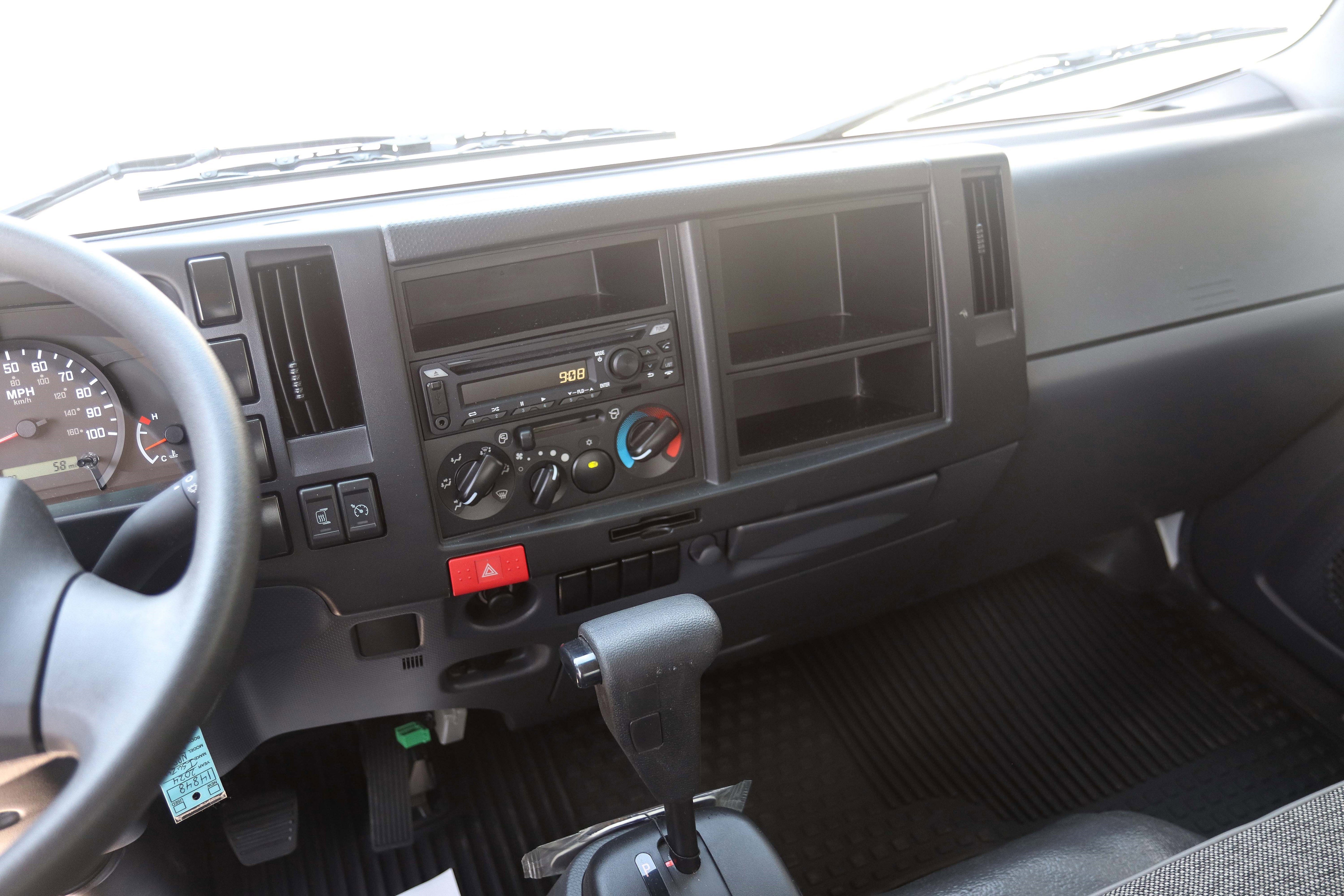 Used 2024 Isuzu NPR image 23