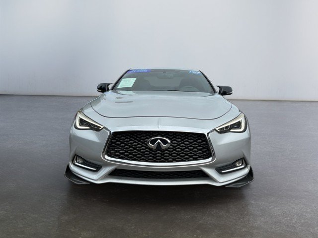 Used 2017 INFINITI Q60 Red Sport 400 AWD/4WD image 5