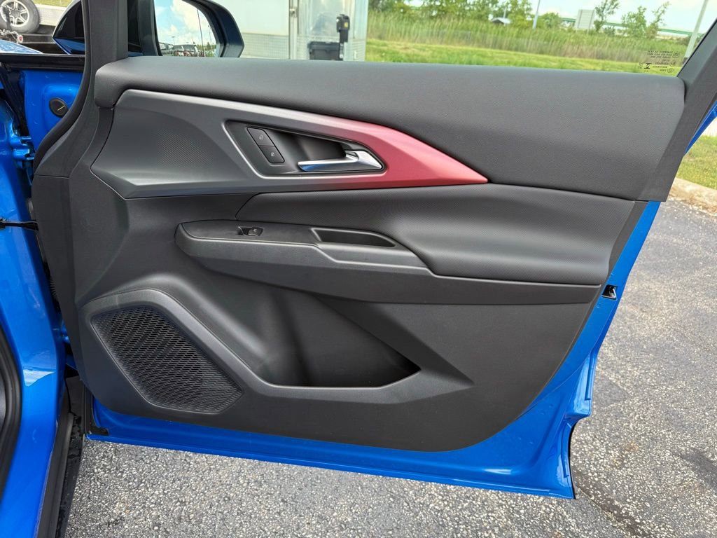 New 2025 Chevrolet Equinox EV RS image 18