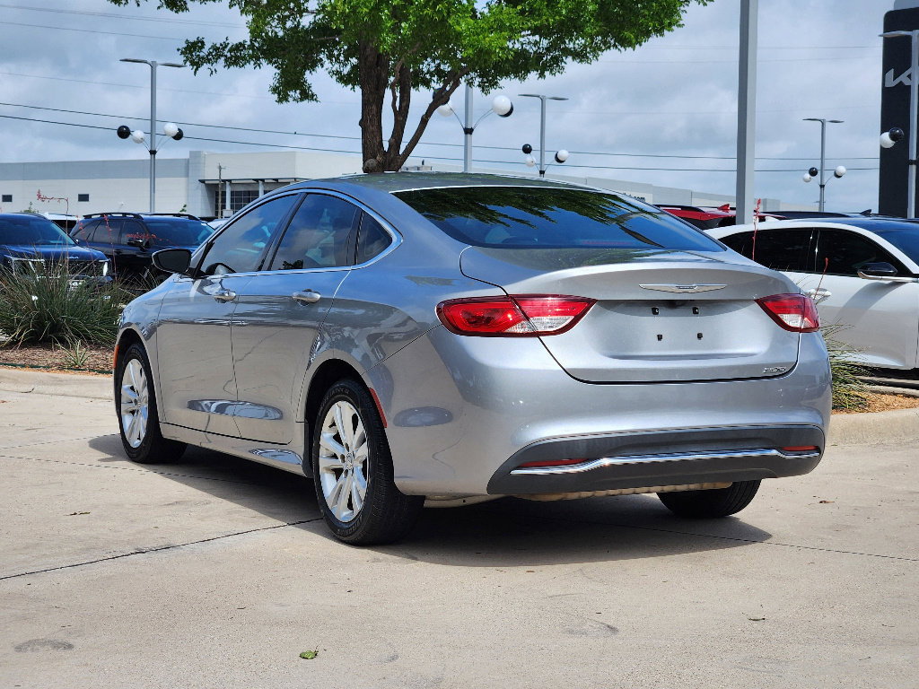 Used 2016 Chrysler 200 Limited image 3
