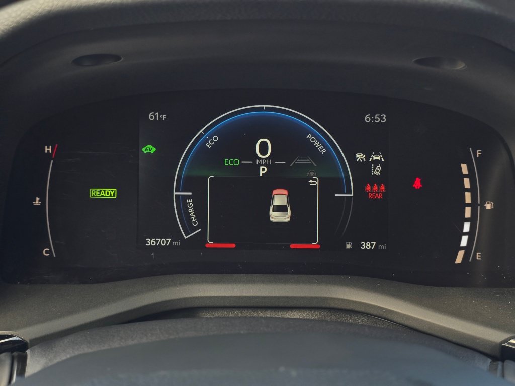Used 2025 Toyota Camry LE FWD image 33