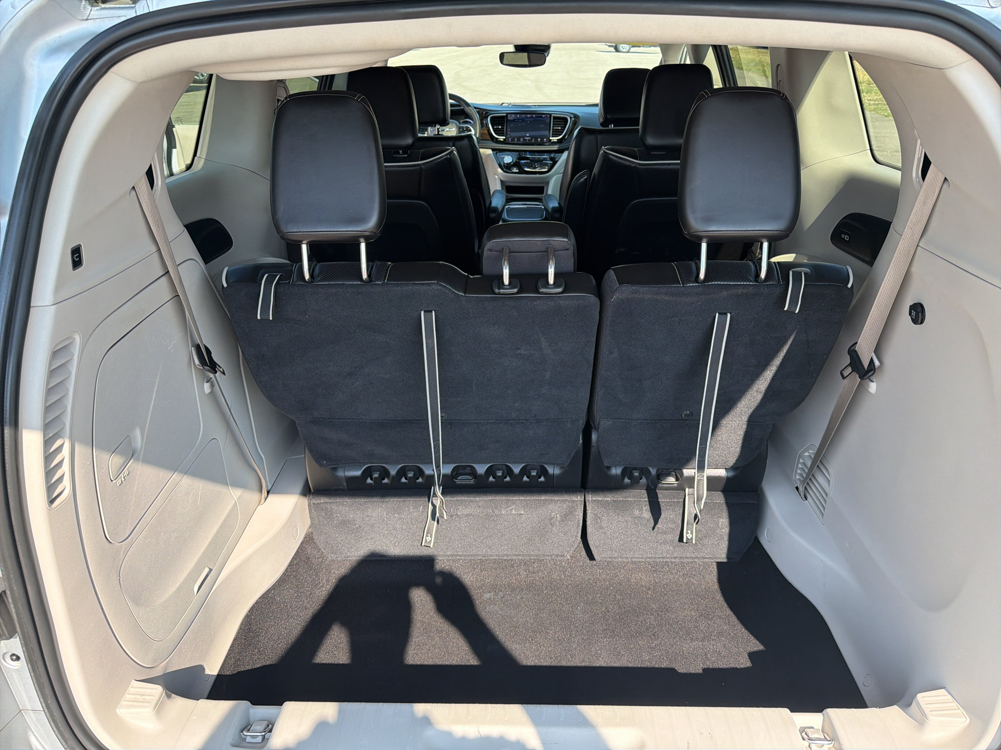 Used 2023 Chrysler Pacifica Limited FWD image 13