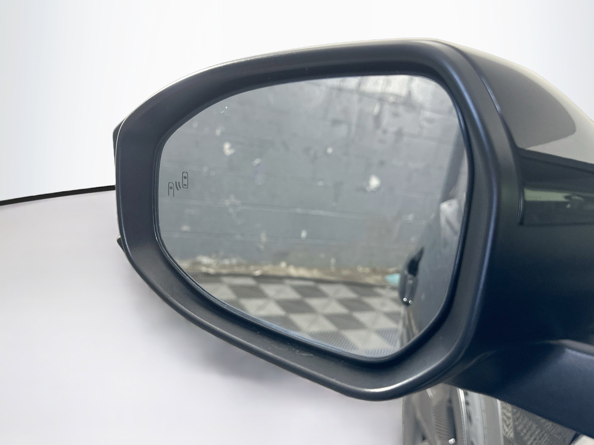 Used 2025 Toyota Prius LE FWD image 16