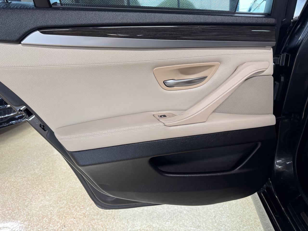 Used 2011 BMW 528i Sedan RWD image 14