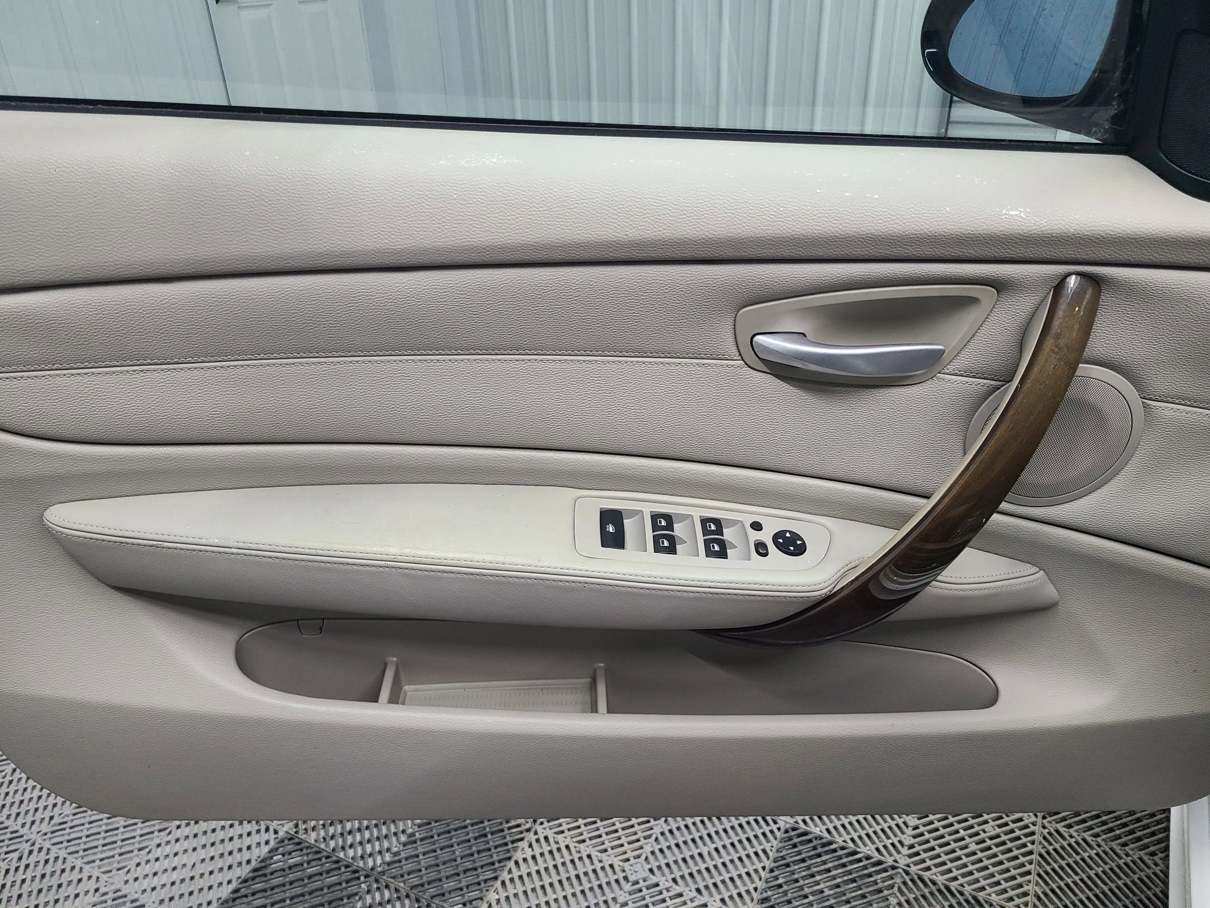 Used 2009 BMW 128i Convertible RWD image 21