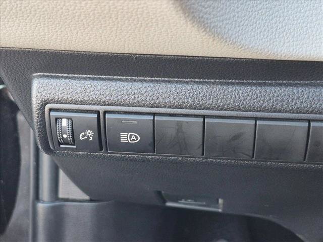 Used 2025 Toyota Corolla LE FWD image 12