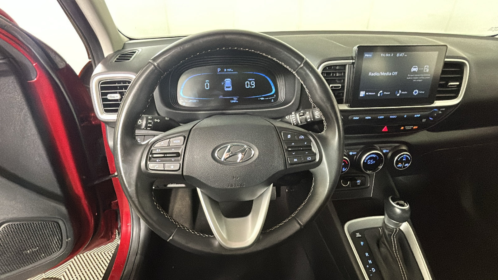 Certified 2024 Hyundai Venue SEL FWD image 18