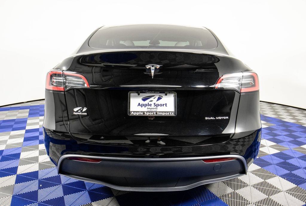 Used 2024 Tesla Model Y Long Range AWD/4WD image 7