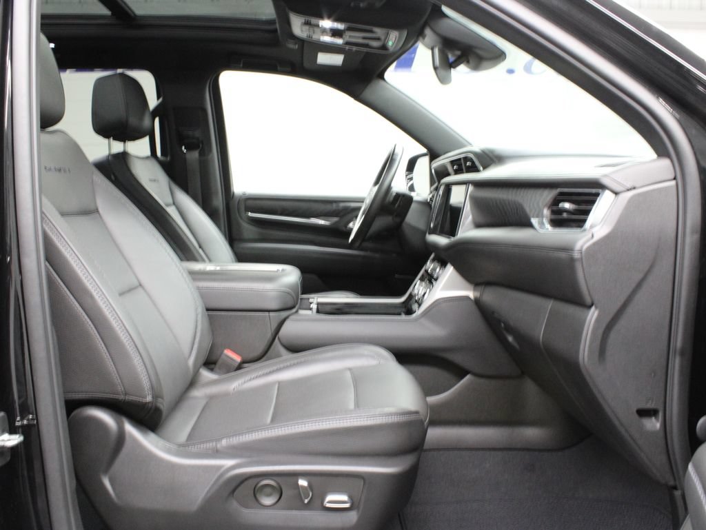 Used 2023 GMC Yukon XL Denali AWD/4WD image 39