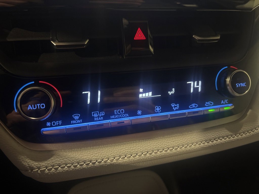 Used 2020 Toyota Corolla XSE image 18