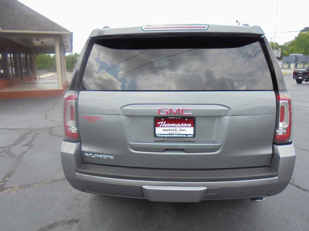 Used 2019 GMC Yukon SLT w/ Premium Edition image 4