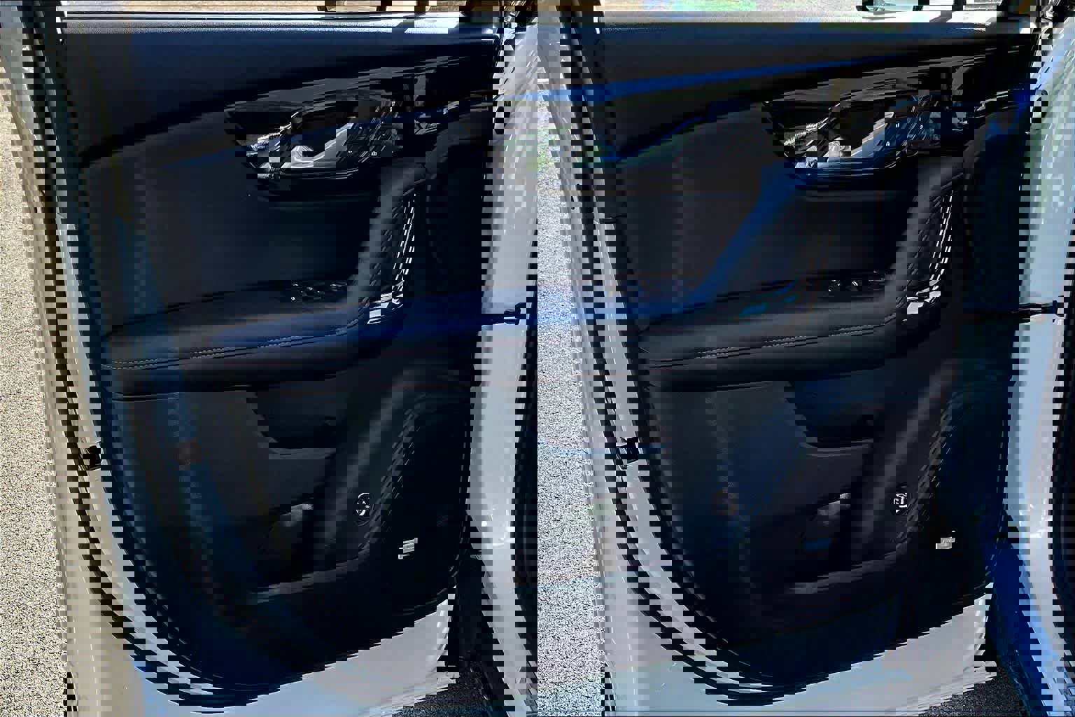 Used 2023 Chevrolet Blazer RS w/ Enhanced Convenience Package image 21