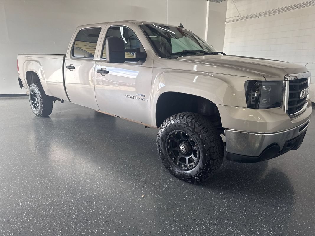 Used 2008 GMC Sierra 3500 SLE w/ Convenience Package AWD/4WD image 2