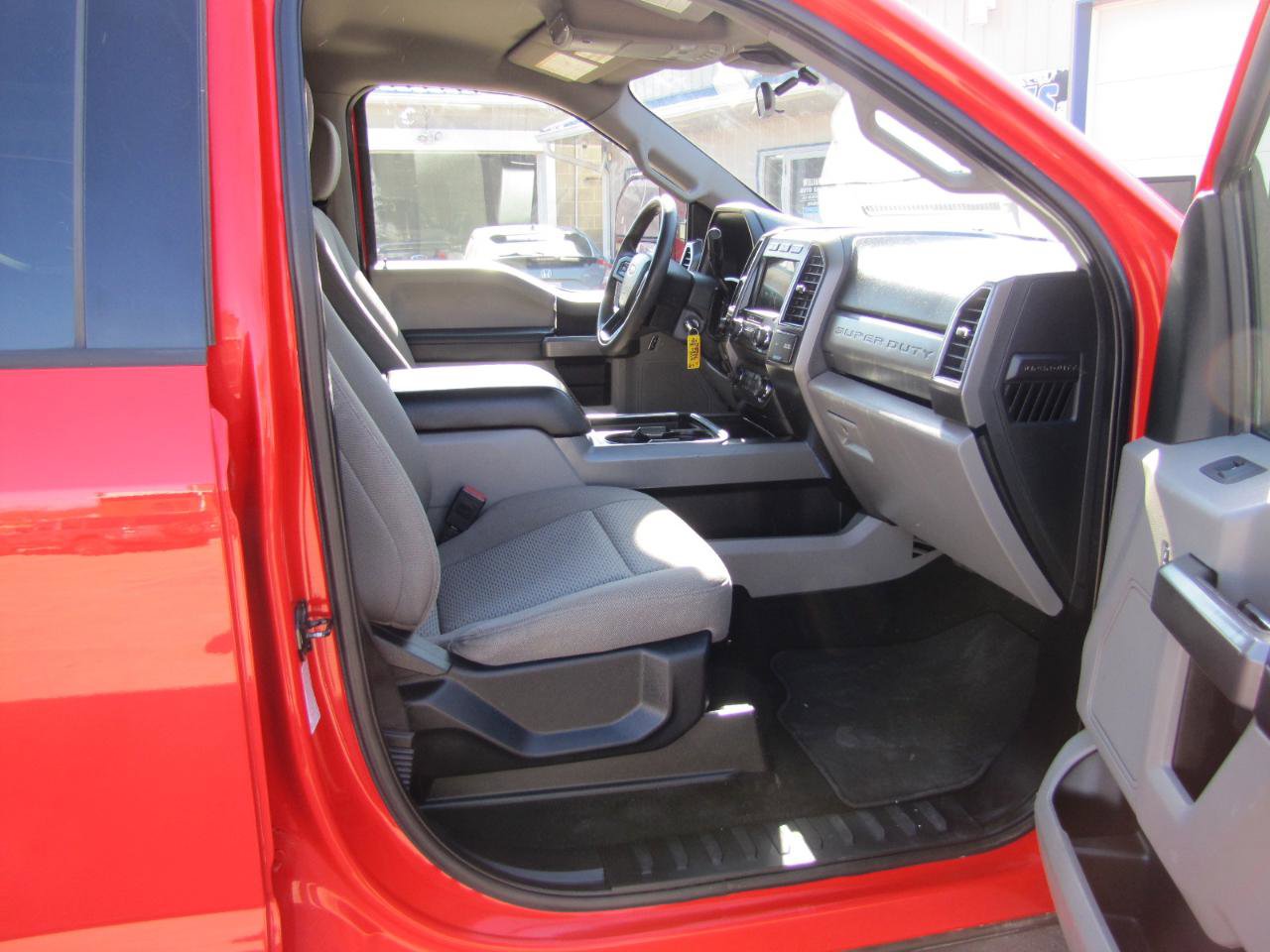 Used 2020 Ford F250 XLT w/ XLT Value Package image 7