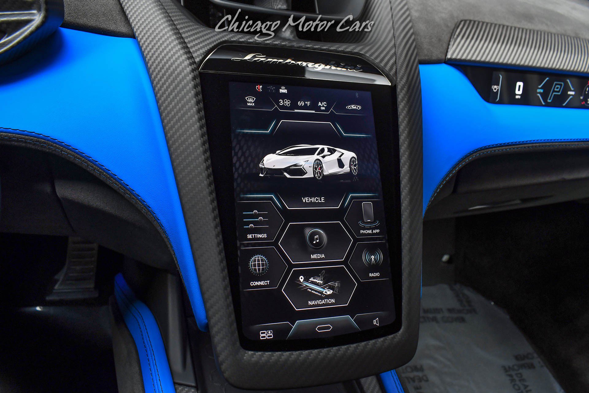 Used 2025 Lamborghini Revuelto image 13