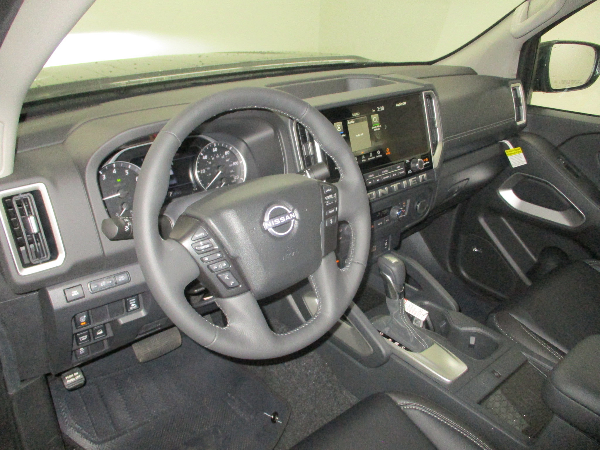 New 2025 Nissan Frontier SL image 15