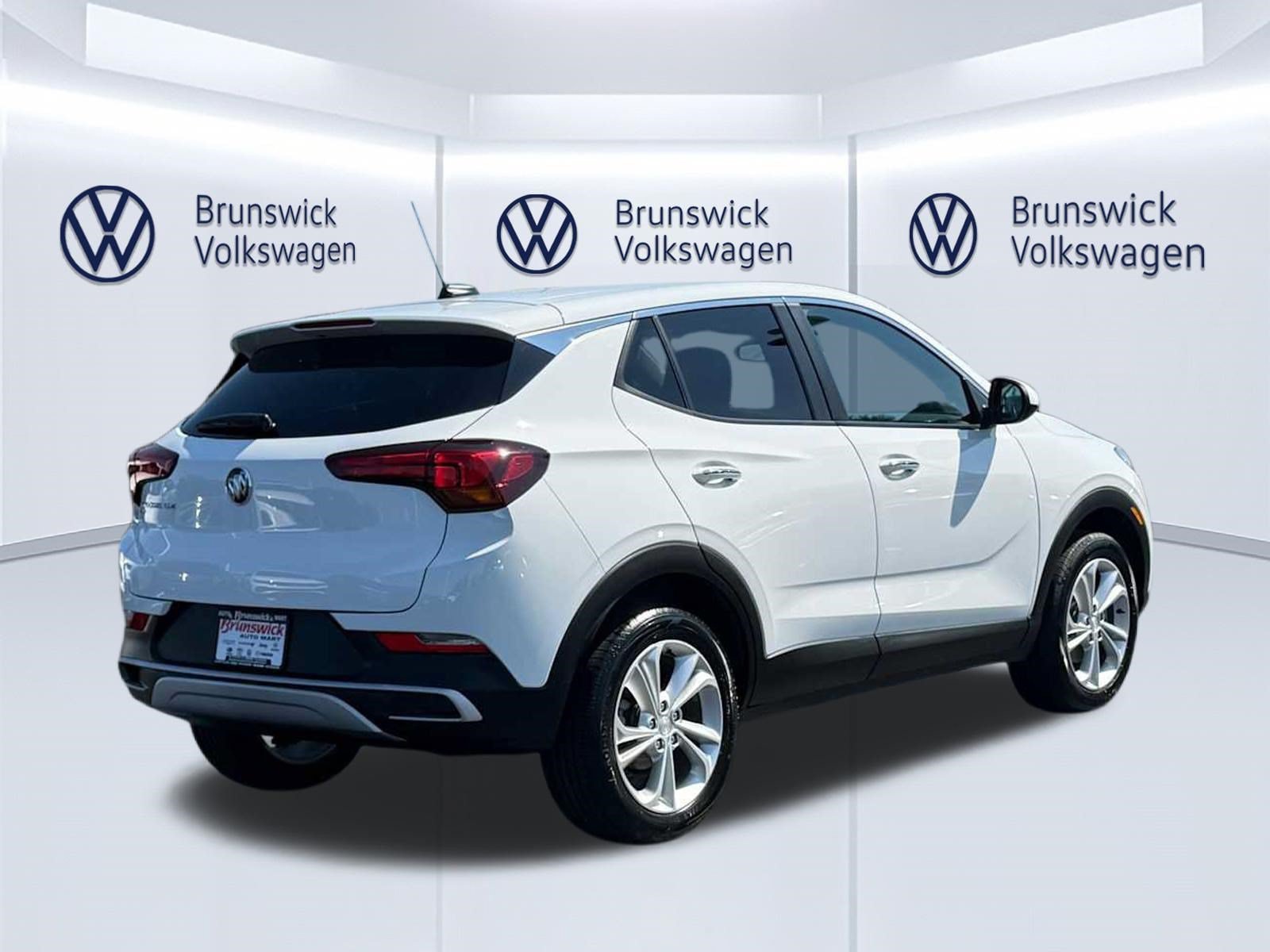 Used 2023 Buick Encore GX Preferred w/ Cold Weather Comfort Package AWD/4WD image 4