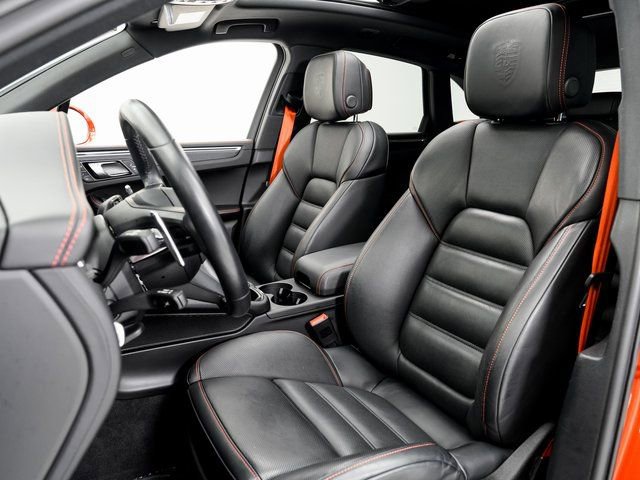 Certified 2024 Porsche Macan GTS image 5