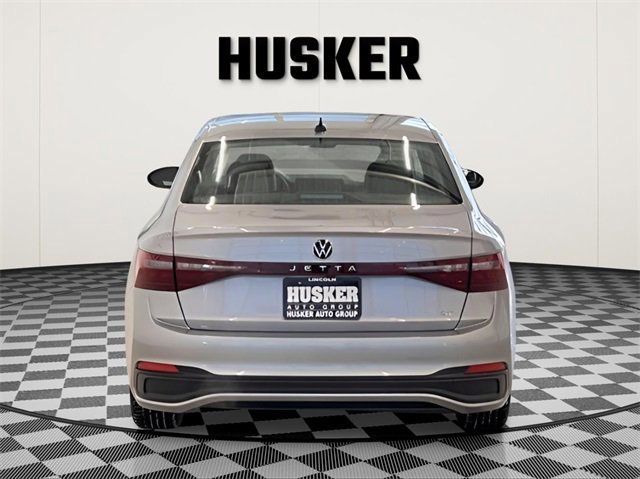 Used 2025 Volkswagen Jetta SE image 8