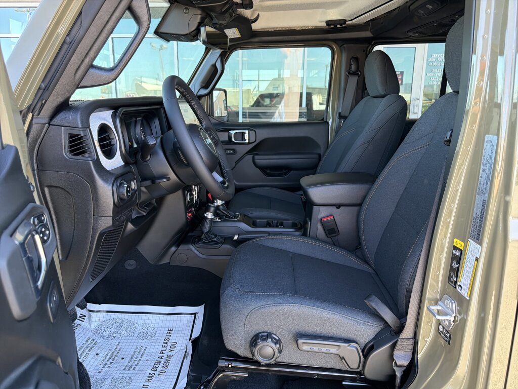 New 2025 Jeep Gladiator Willys image 10