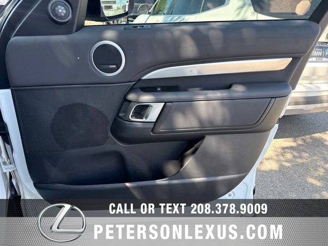 Used 2020 Land Rover Discovery Landmark AWD/4WD image 13