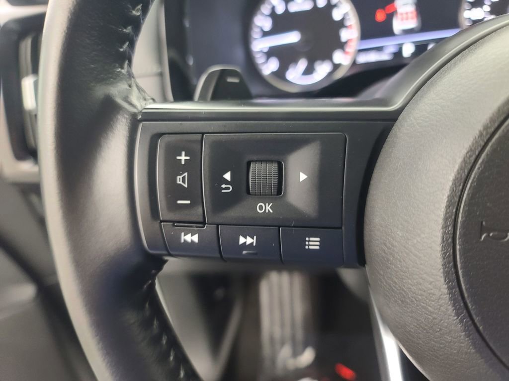 Used 2025 Nissan Pathfinder SV image 28