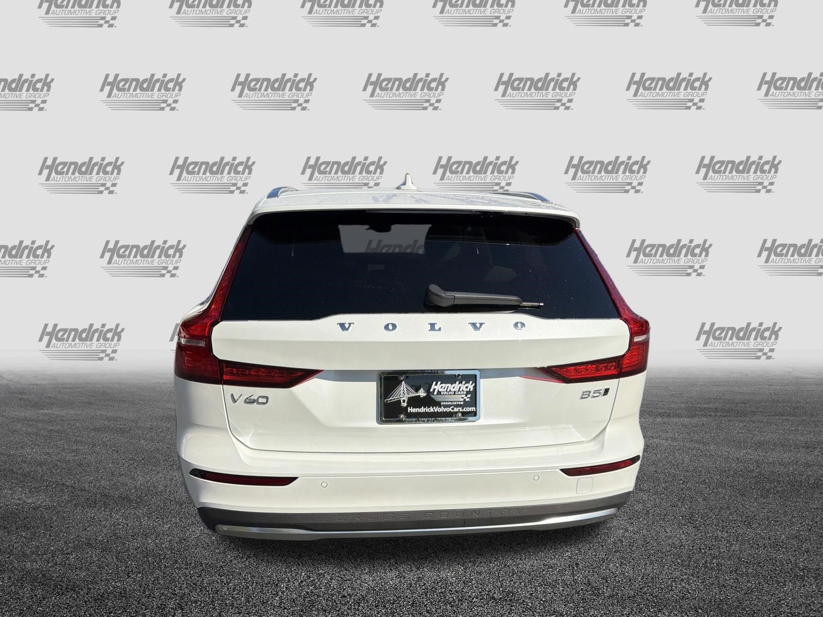 Certified 2026 Volvo V60 B5 Cross Country Plus w/ Climate Package AWD/4WD image 9