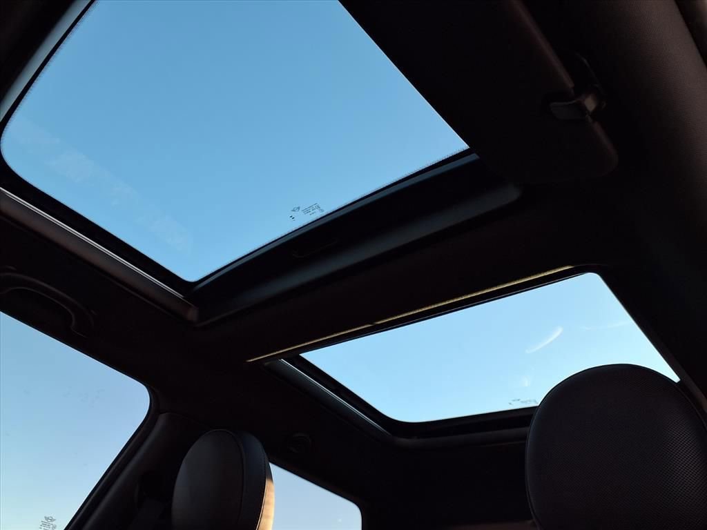 Used 2023 MINI Cooper S image 5