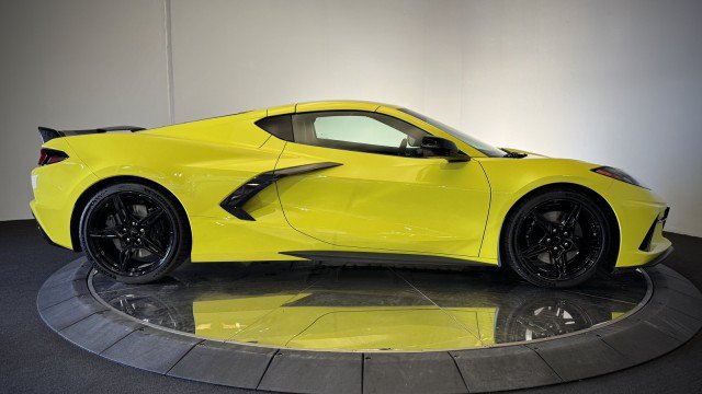 Used 2024 Chevrolet Corvette Stingray Premium Cpe w/ Z51 Performance Package RWD image 29
