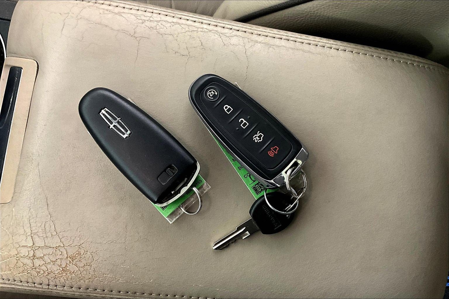 Used 2013 Lincoln MKX FWD image 33