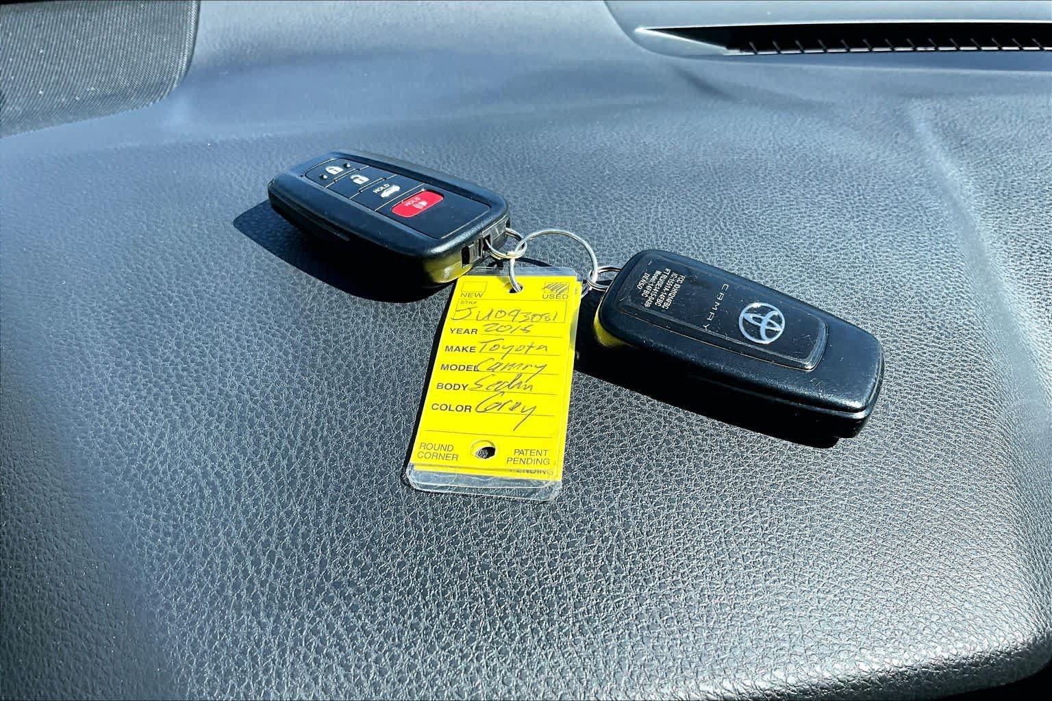 Used 2018 Toyota Camry XSE FWD image 14