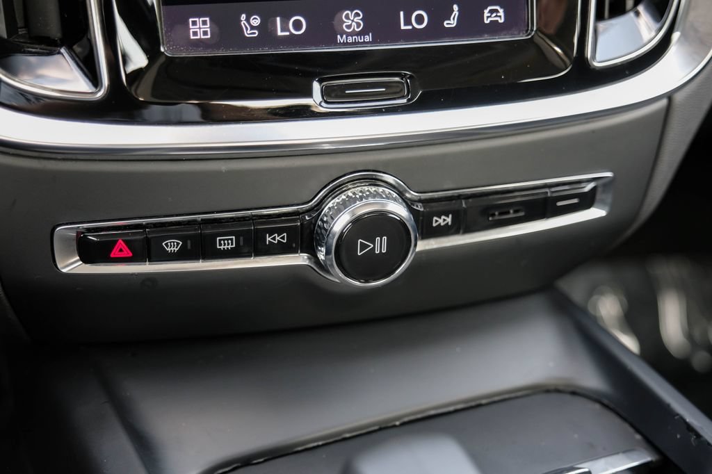 Used 2024 Volvo S60 B5 Core FWD image 29