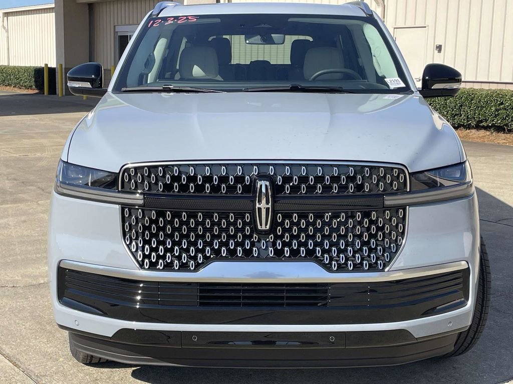 New 2025 Lincoln Navigator L Reserve image 8