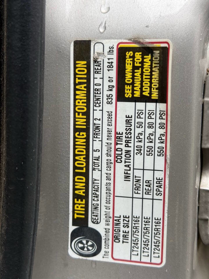 Used 2005 Chevrolet Avalanche 2500 w/ Preferred Equipment Group image 29