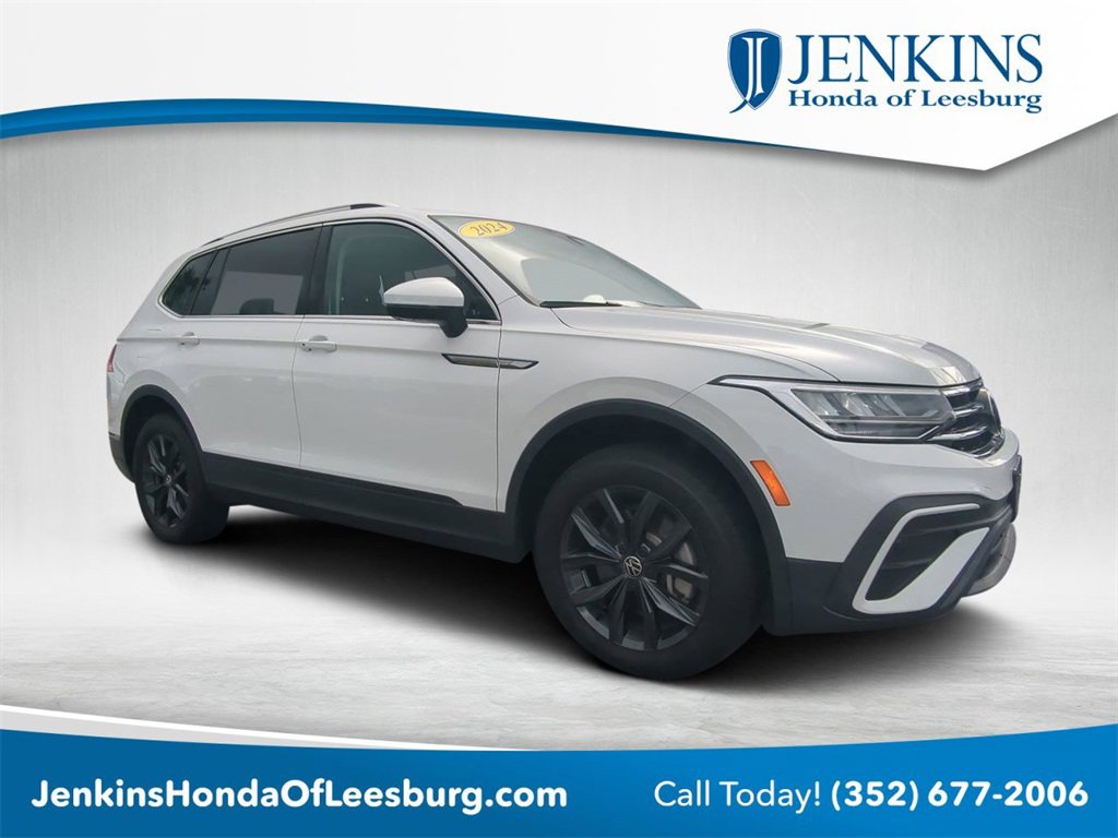 Used 2024 Volkswagen Tiguan SE image 1