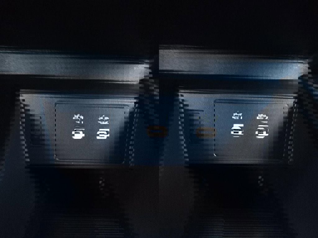 New 2026 Nissan Kicks SR w/ SR Premium Package image 18