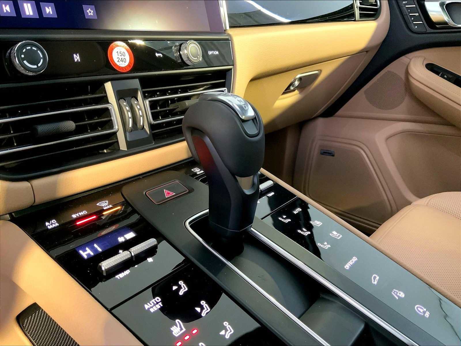 New 2026 Porsche Macan AWD/4WD image 17