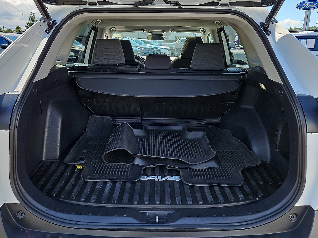 Used 2022 Toyota RAV4 XLE w/ Convenience Package AWD/4WD image 28