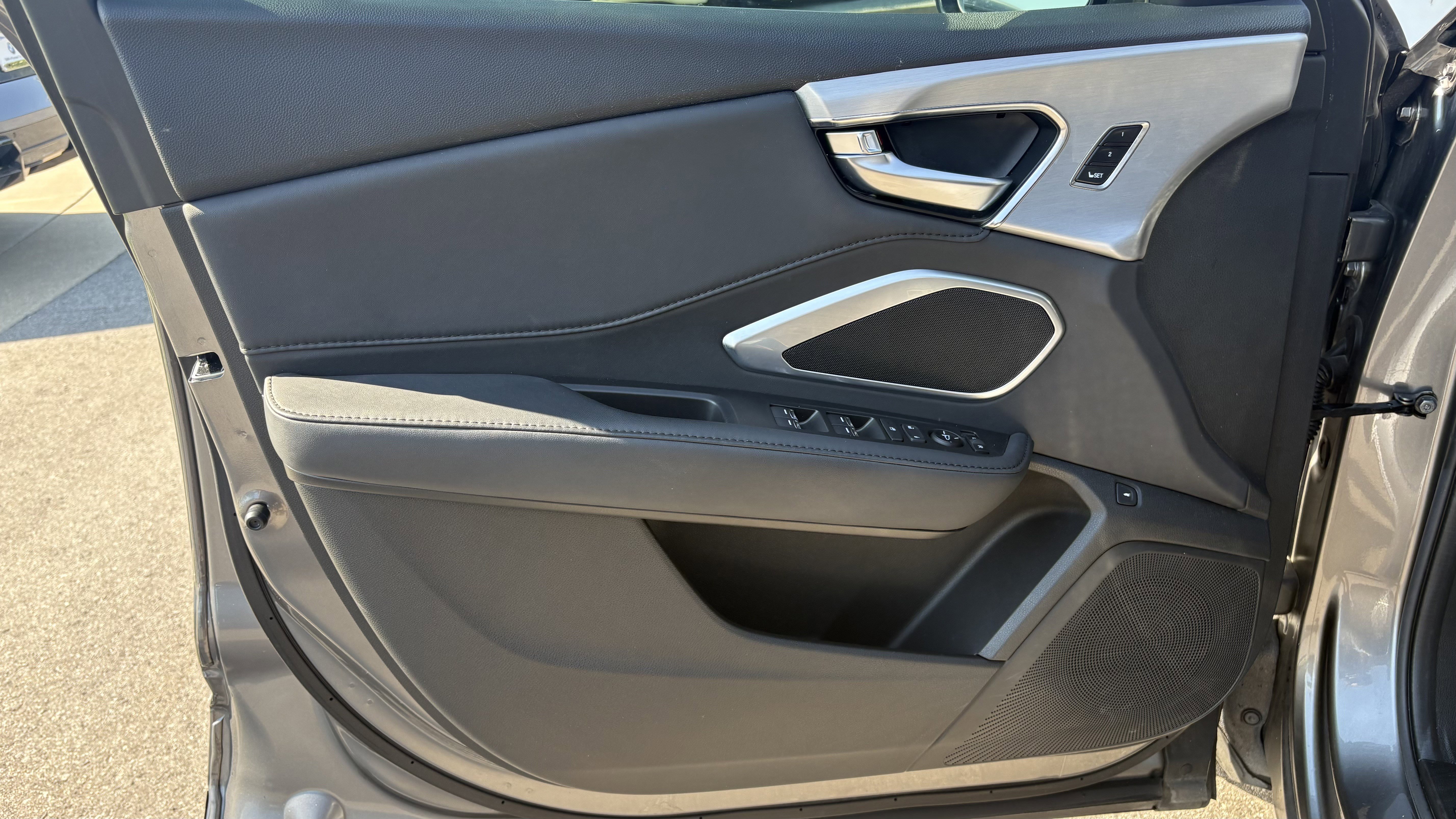 Used 2024 Acura RDX SH-AWD image 16