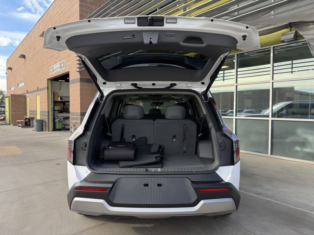 Used 2025 Kia EV9 Wind image 35