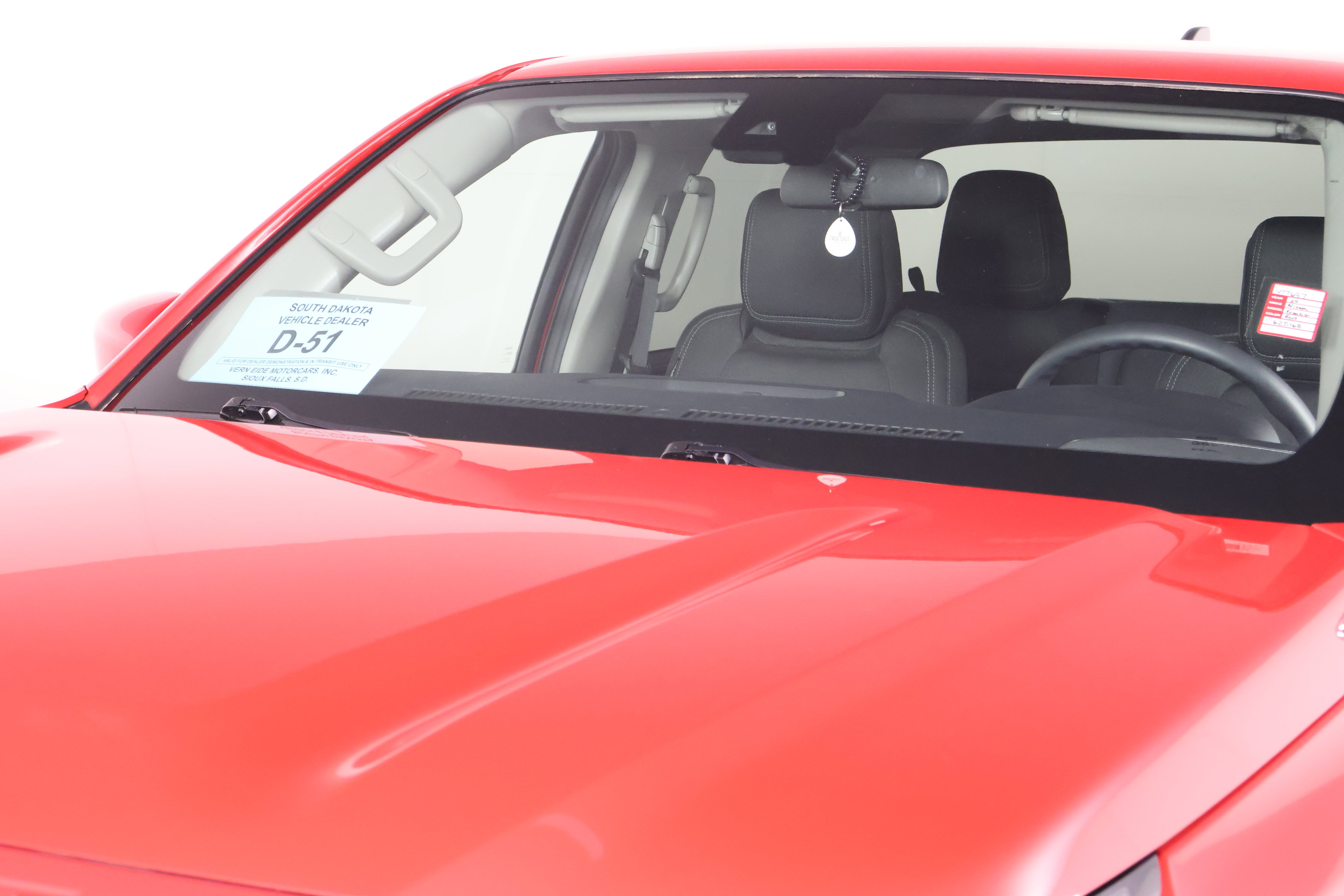 Used 2024 Nissan Frontier SV image 12