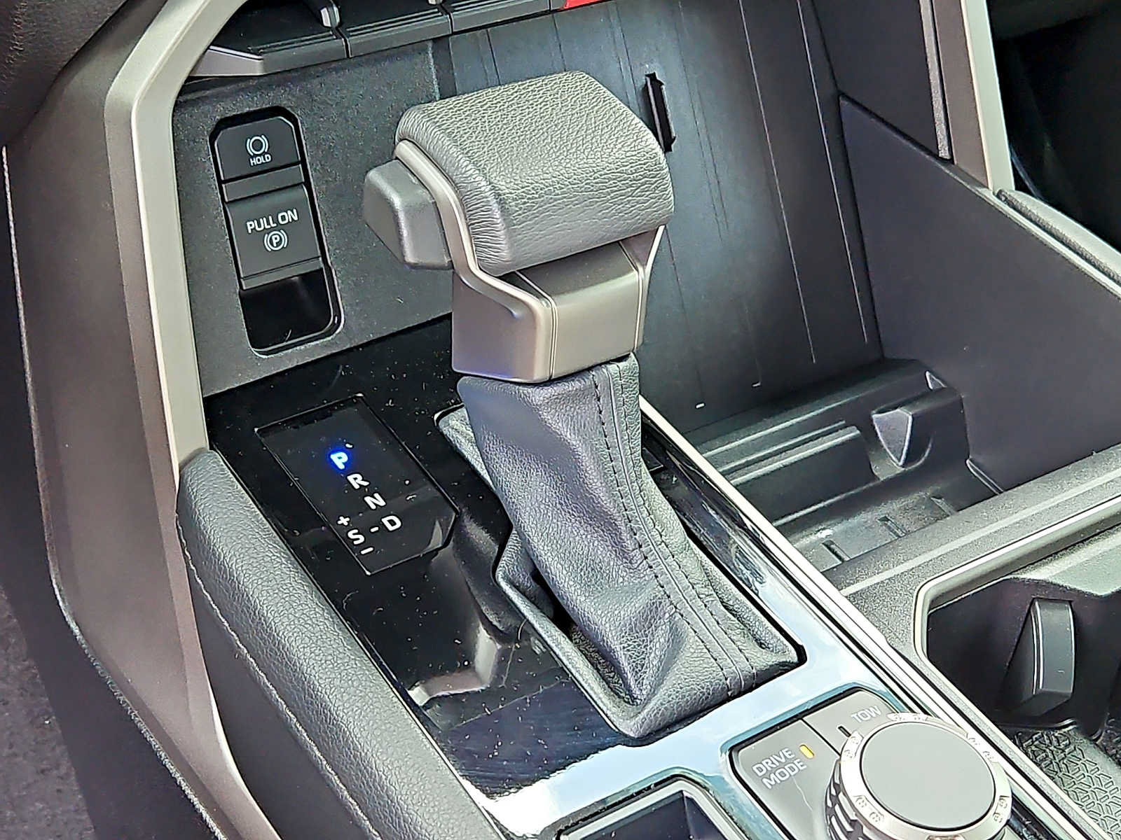 Used 2025 Toyota Tundra Limited AWD/4WD image 14
