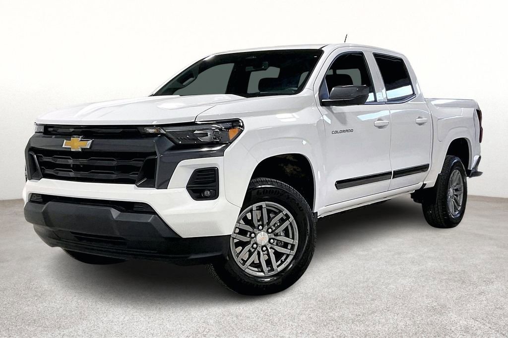 Used 2025 Chevrolet Colorado LT w/ LT Convenience Package image 14
