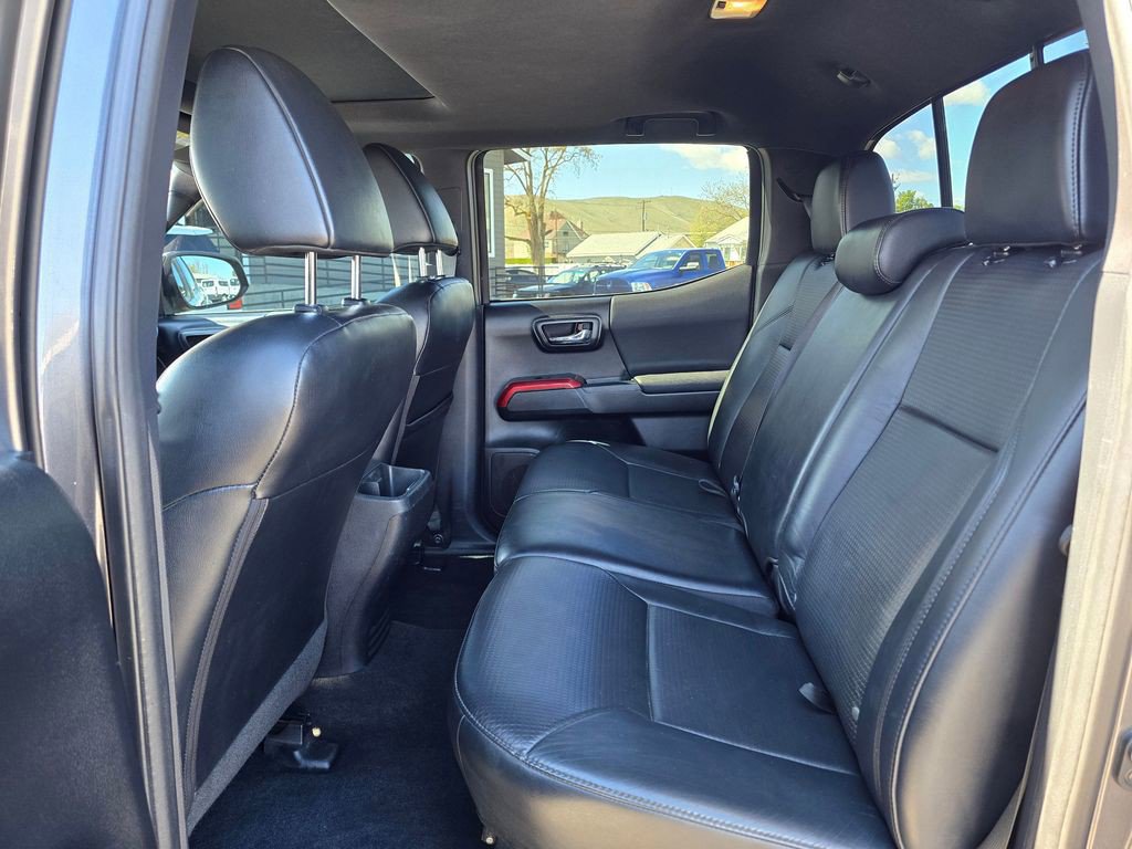 Used 2019 Toyota Tacoma SR AWD/4WD image 16