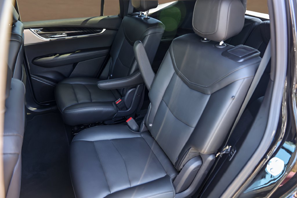 Certified 2025 Cadillac XT6 Premium Luxury FWD image 26