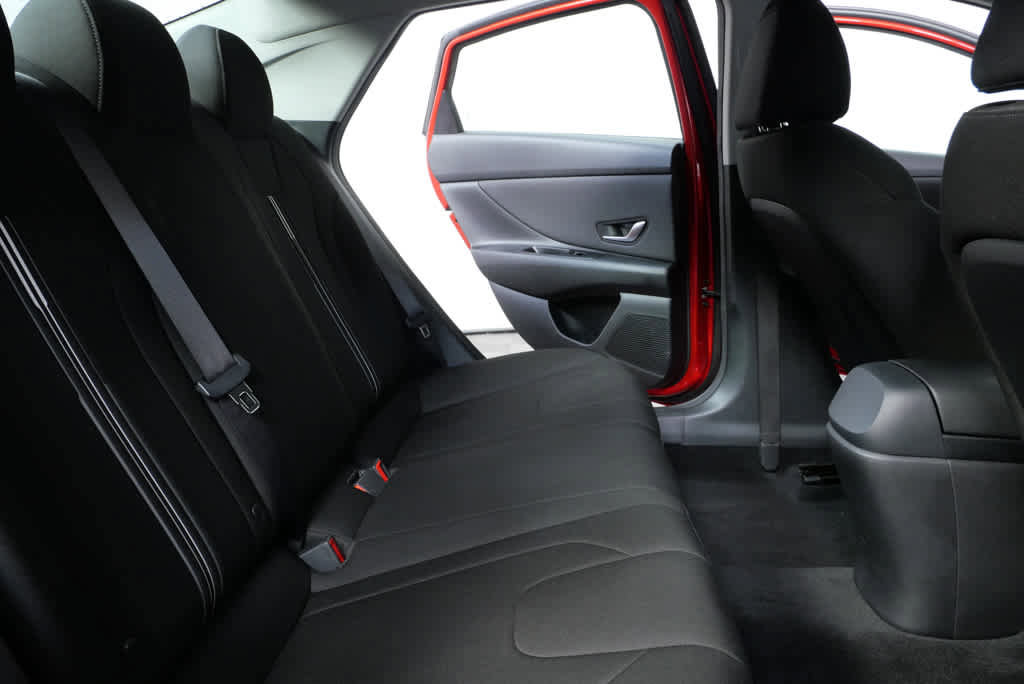 Certified 2023 Hyundai Elantra SEL w/ Convenience Package image 18